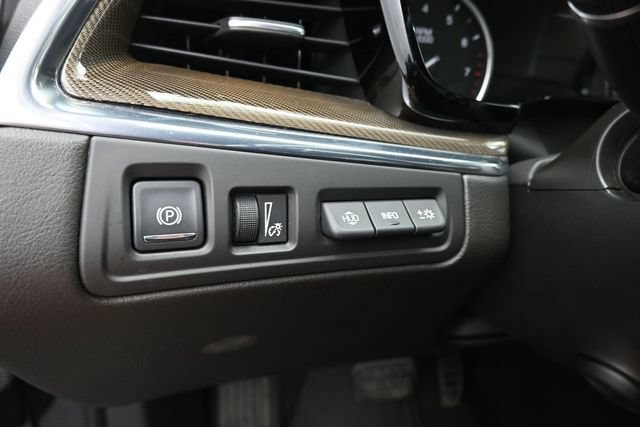 Used 2019 Cadillac XT5 Platinum AWD/4WD image 14