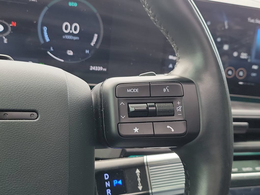 Used 2025 Hyundai Santa Fe Calligraphy AWD/4WD image 18