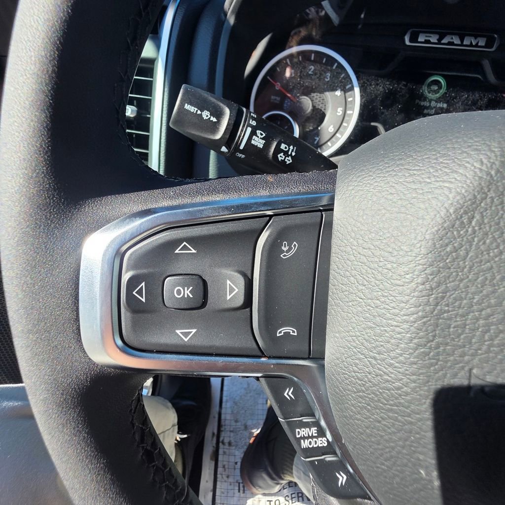 New 2026 RAM 1500 4x4 Crew Cab image 15