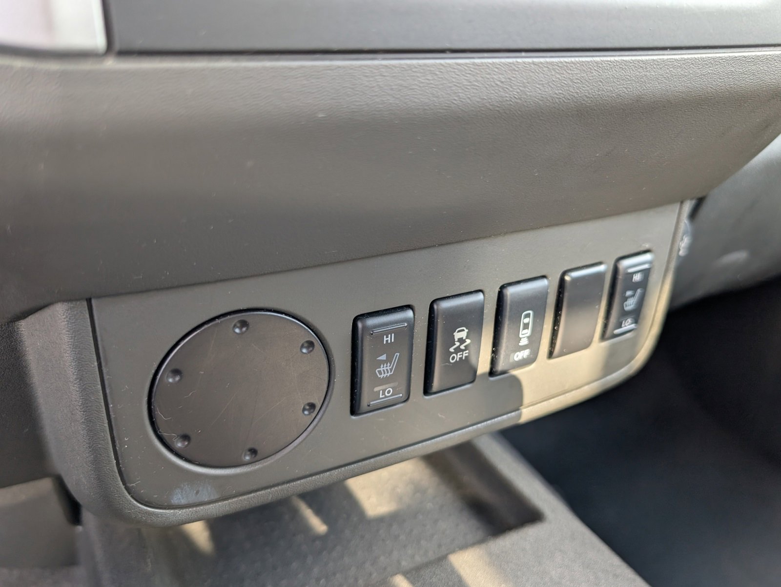 Used 2020 Nissan Frontier SV image 15