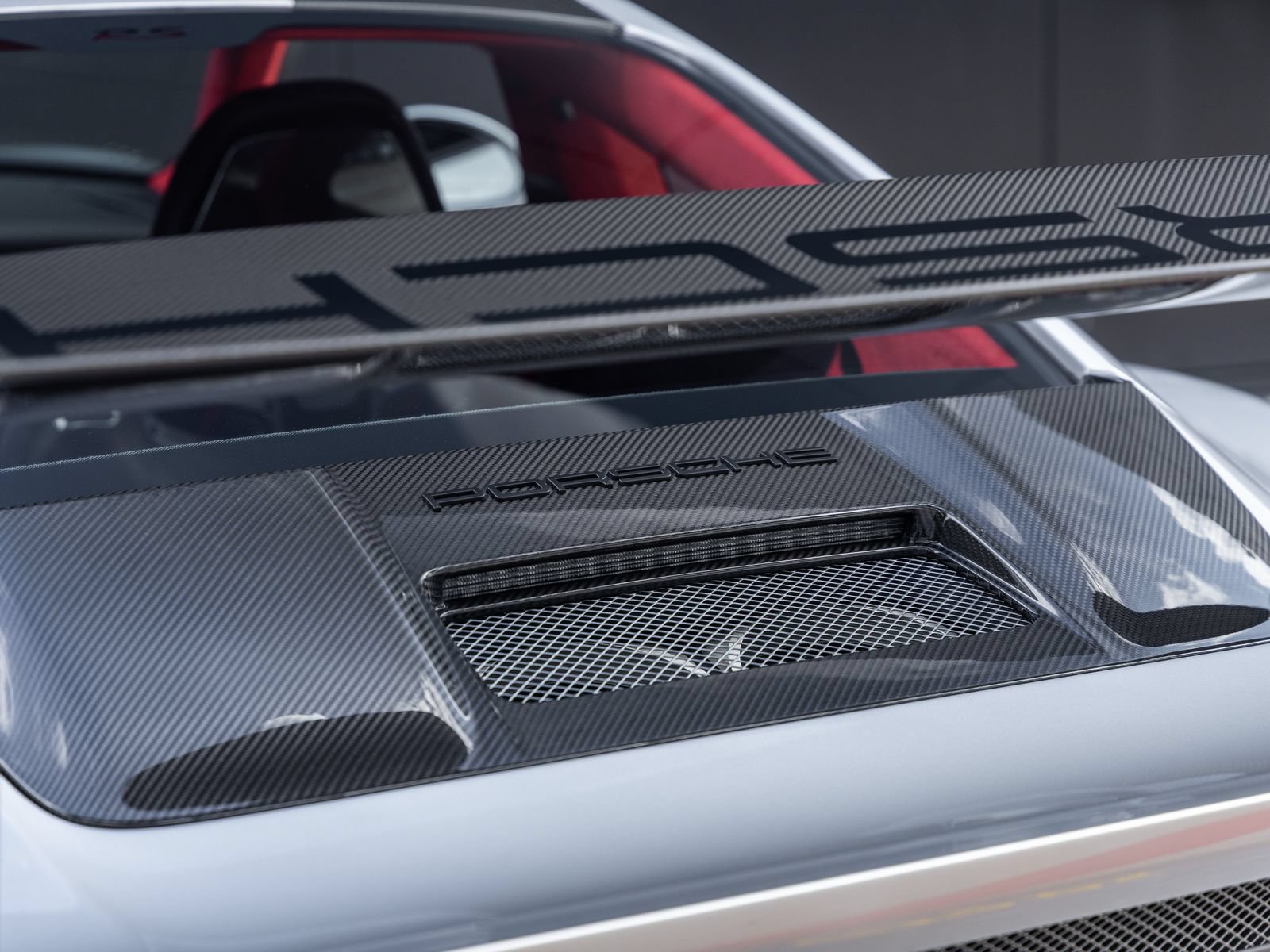 Certified 2018 Porsche 911 GT2 RS RWD image 18