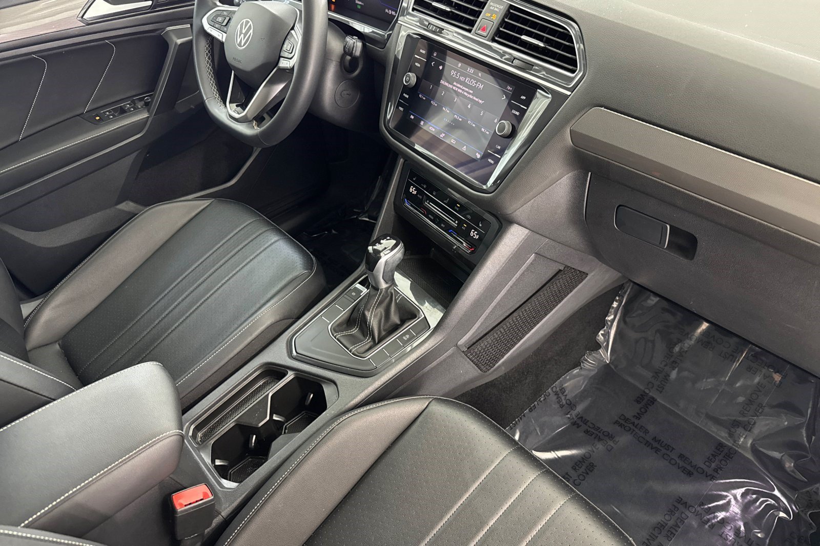 Used 2022 Volkswagen Tiguan SE FWD image 33