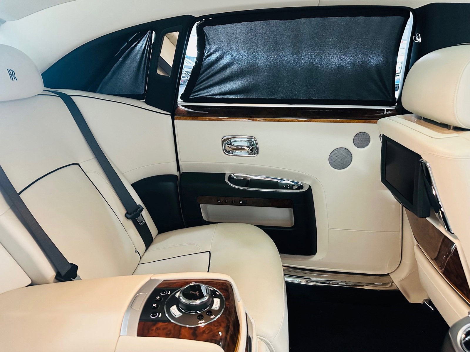 Used 2014 Rolls-Royce Ghost Extended Wheelbase RWD image 9