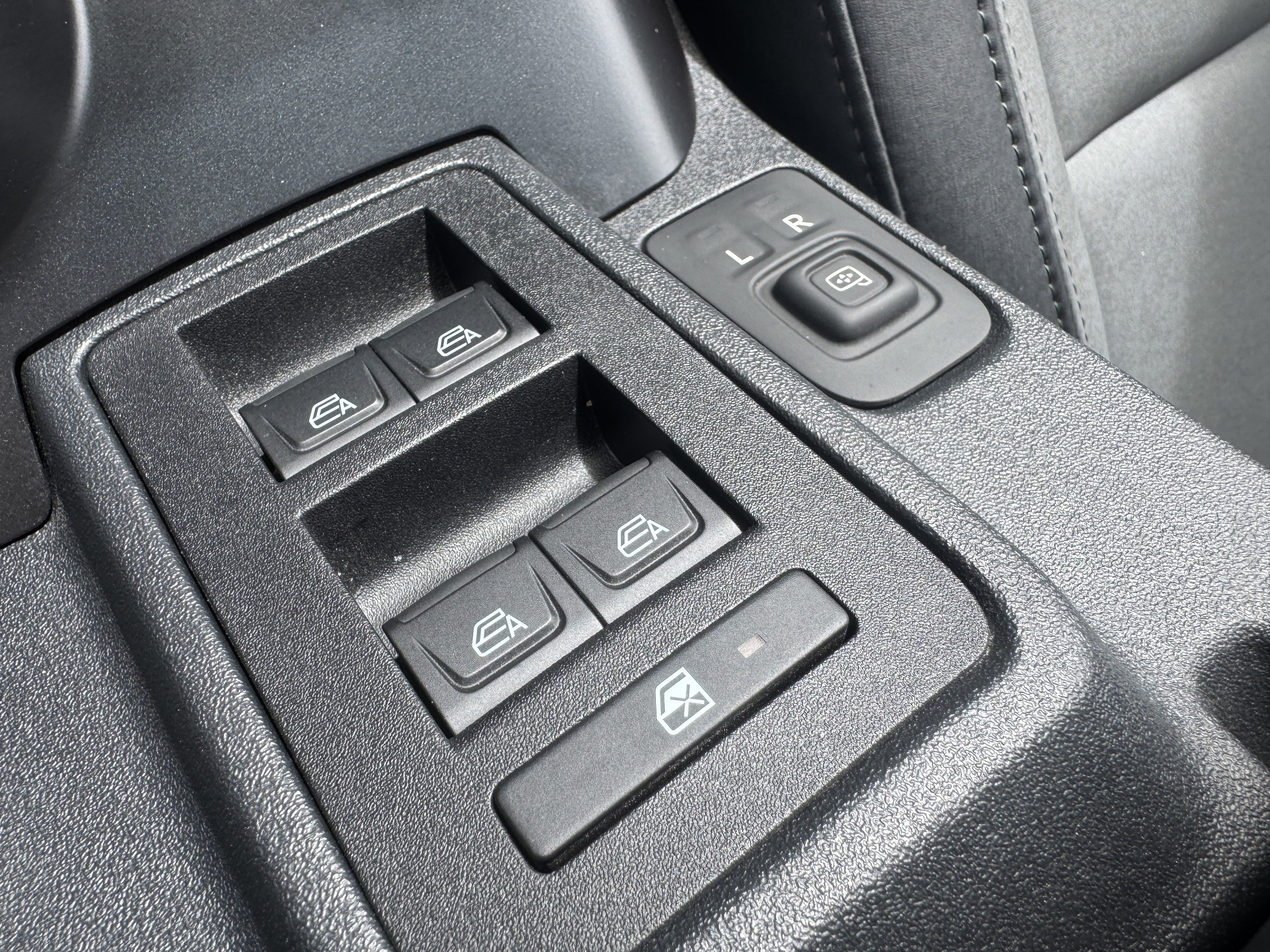 Used 2024 Ford Bronco Everglades image 28