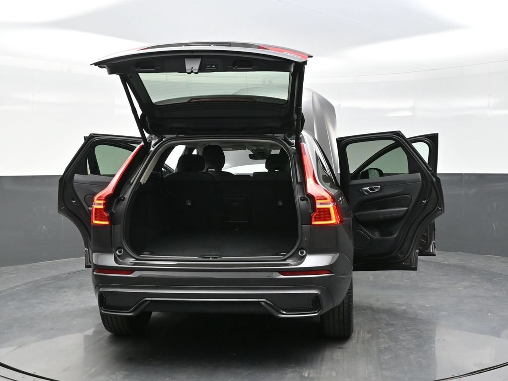 Used 2024 Volvo XC60 B5 Plus AWD/4WD image 41