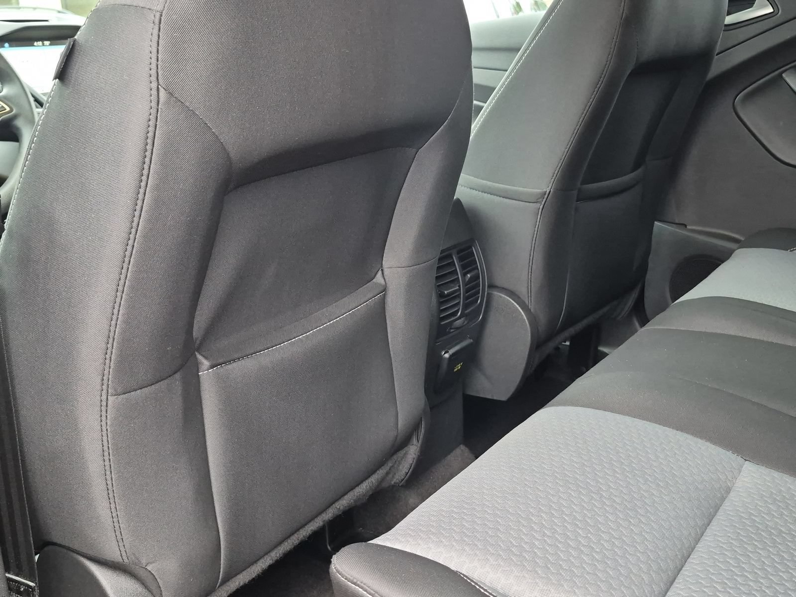 Used 2017 Ford Escape SE w/ Equipment Group 201A FWD image 18