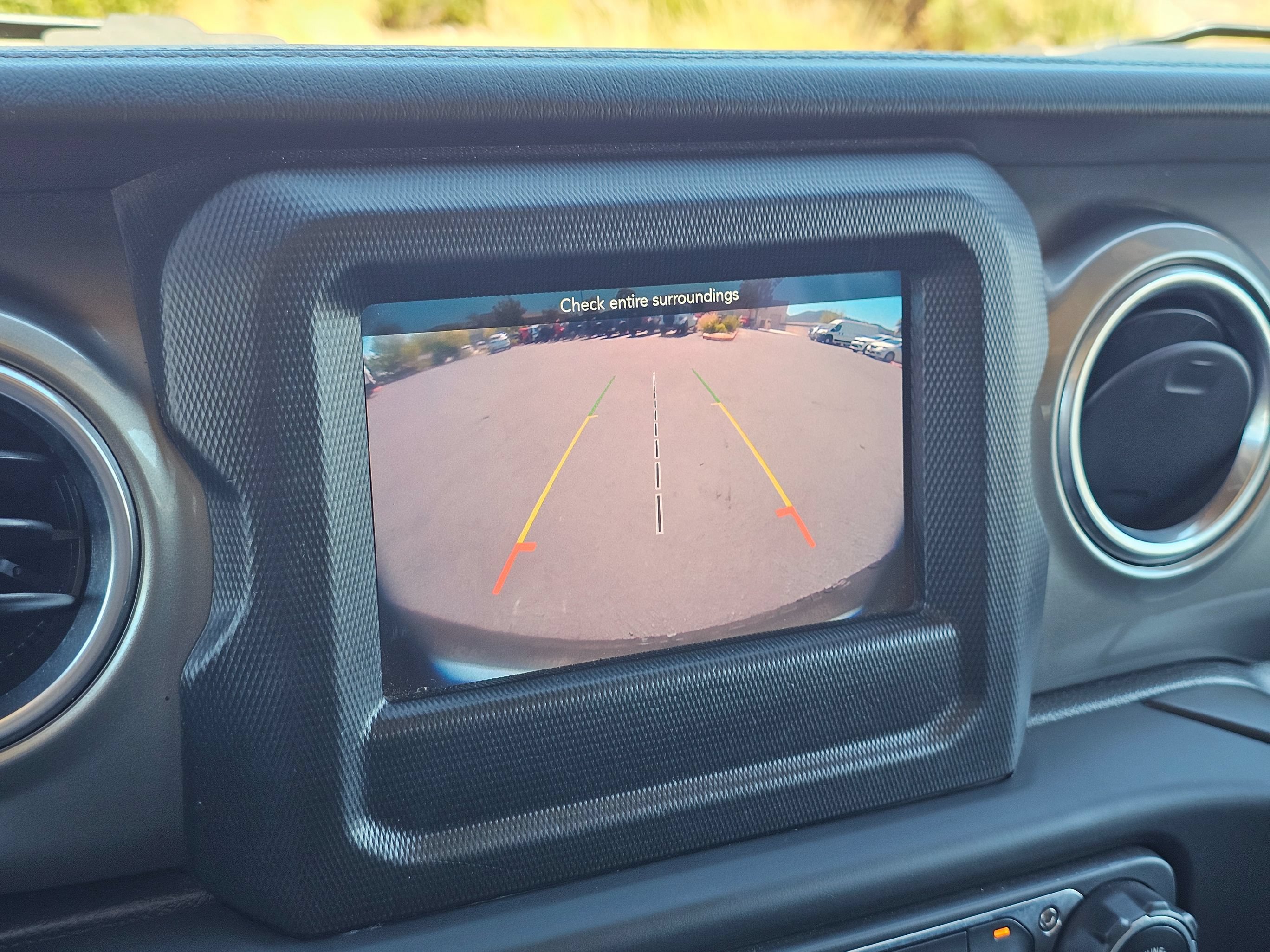 Used 2019 Jeep Wrangler Unlimited Sahara AWD/4WD image 32