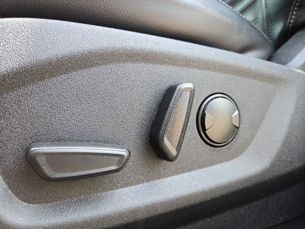 Used 2024 Ford Edge SEL AWD/4WD image 30