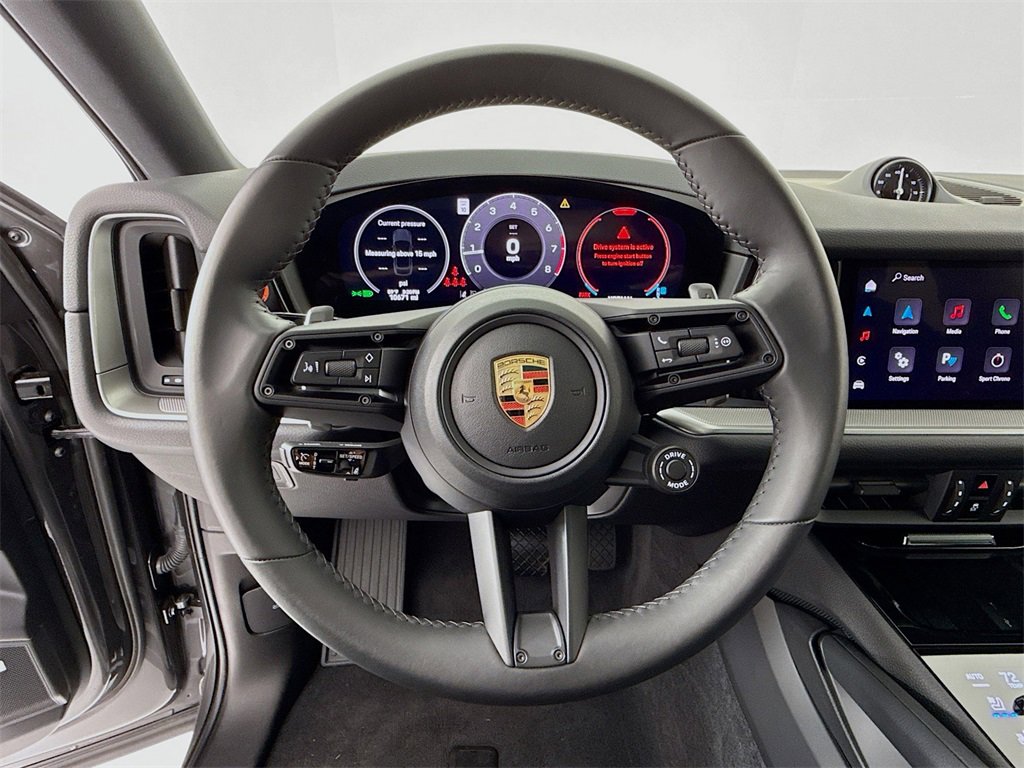 Certified 2025 Porsche Cayenne Coupe image 15