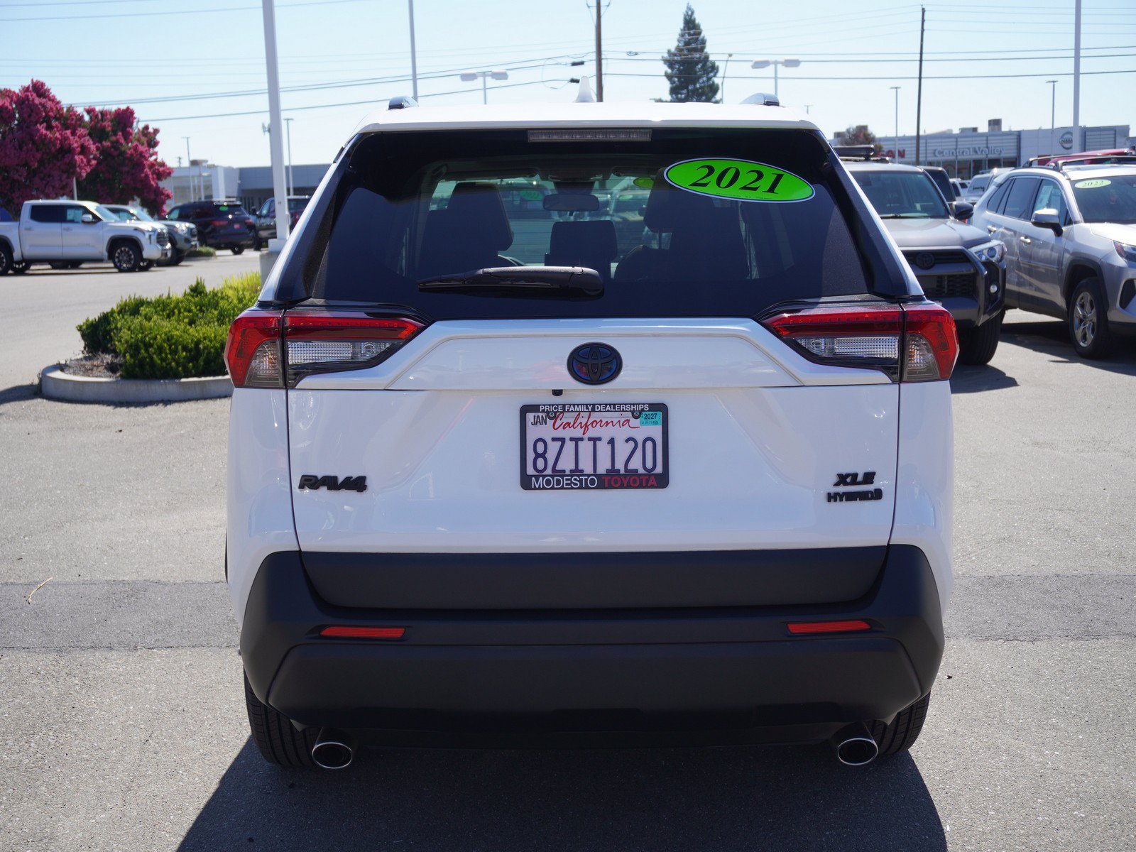 Used 2021 Toyota RAV4 XLE w/ Convenience Package AWD/4WD image 11