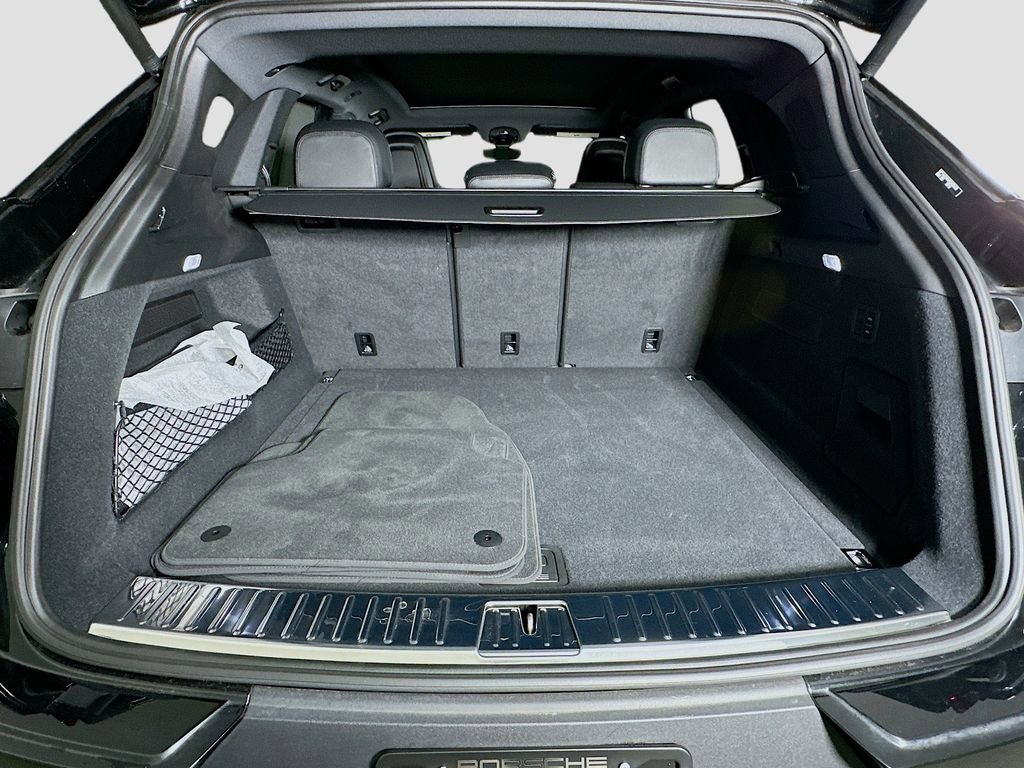 New 2025 Porsche Cayenne image 28