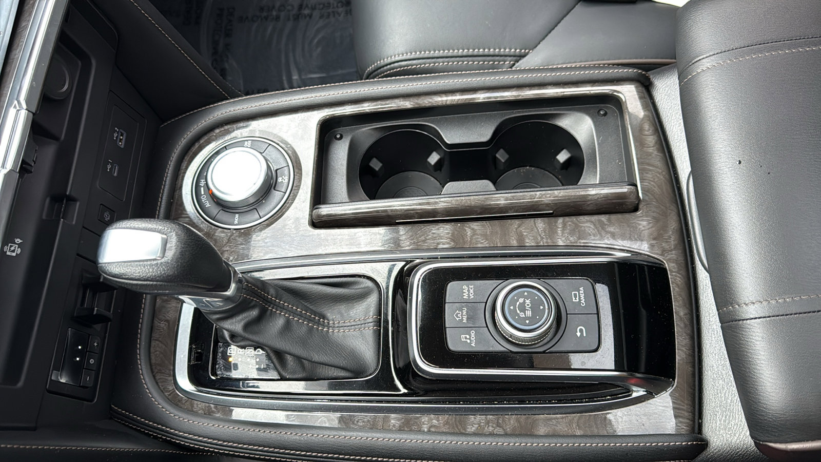 Used 2022 Nissan Armada Platinum image 24