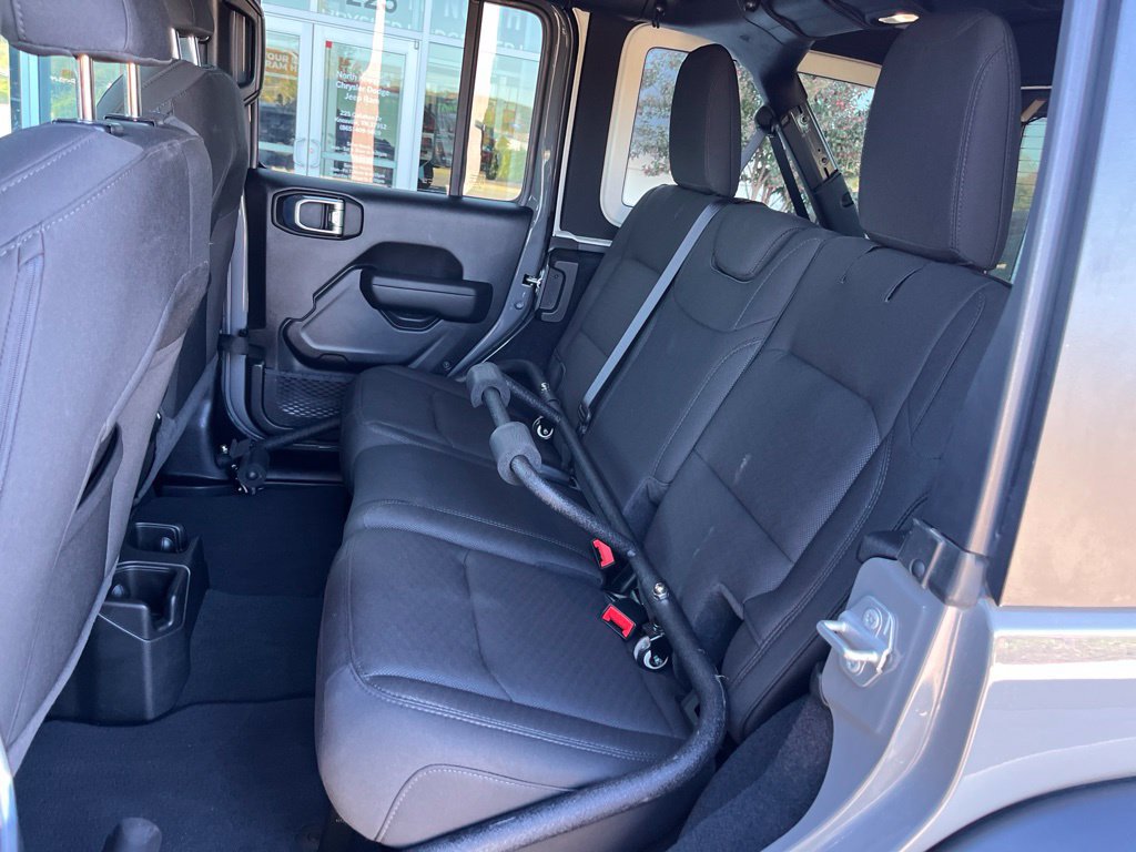 Used 2023 Jeep Wrangler Unlimited Sport AWD/4WD image 18