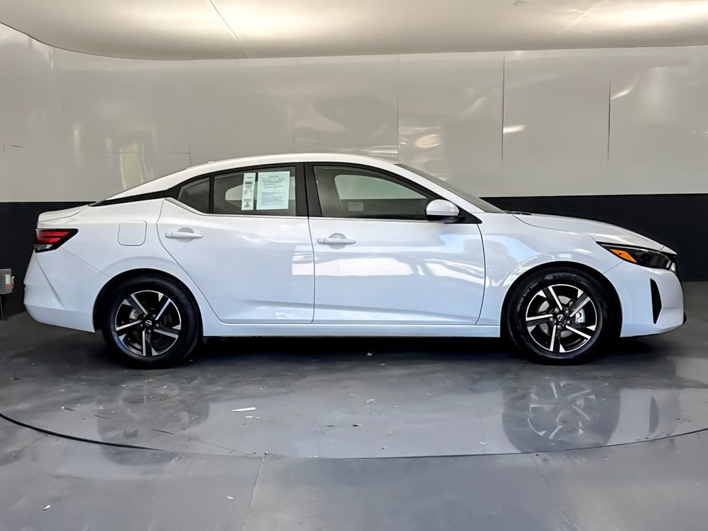 Used 2024 Nissan Sentra SV FWD image 2
