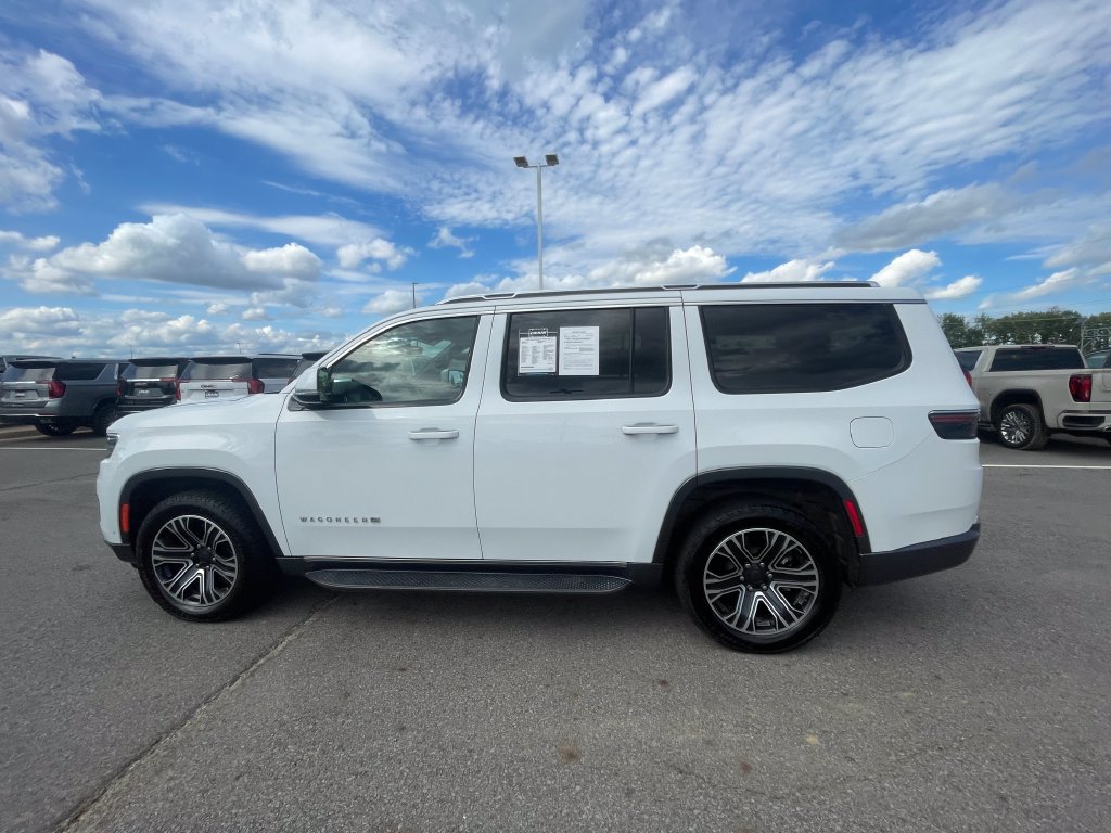 Used 2022 Jeep Wagoneer Series III AWD/4WD image 11