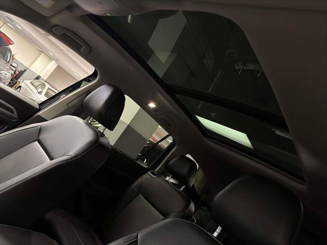 Used 2021 Volkswagen Atlas SE w/ Panoramic Sunroof Package AWD/4WD image 13