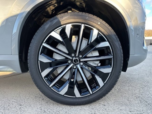 New 2026 Volvo XC90 B6 Plus w/ Protection Package Premier image 9