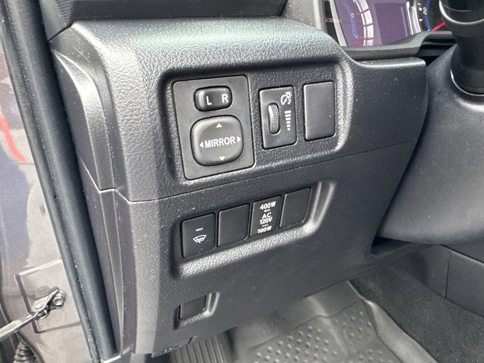 Used 2017 Toyota 4Runner SR5 AWD/4WD image 20