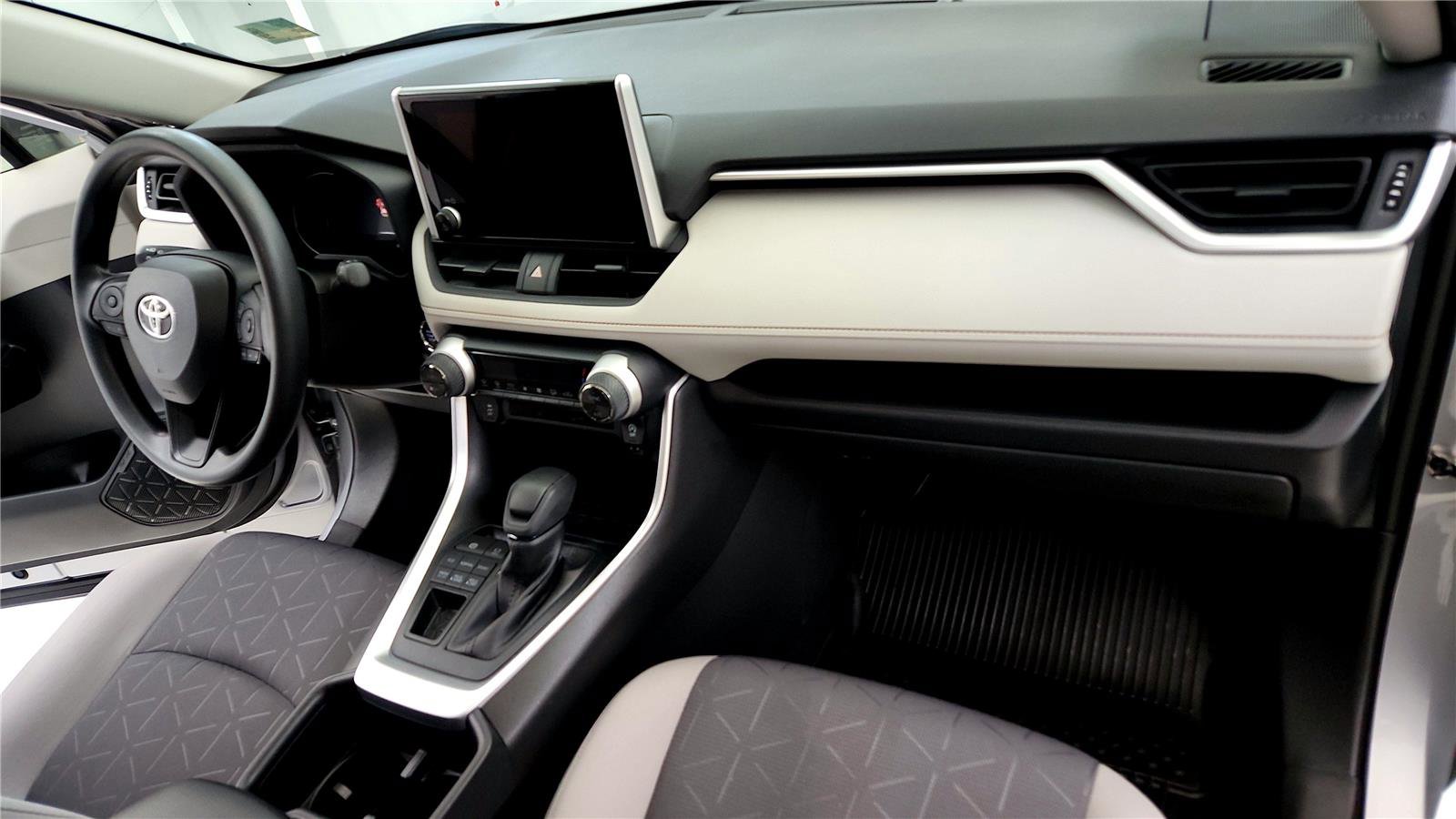 Used 2023 Toyota RAV4 XLE w/ Convenience Package image 16