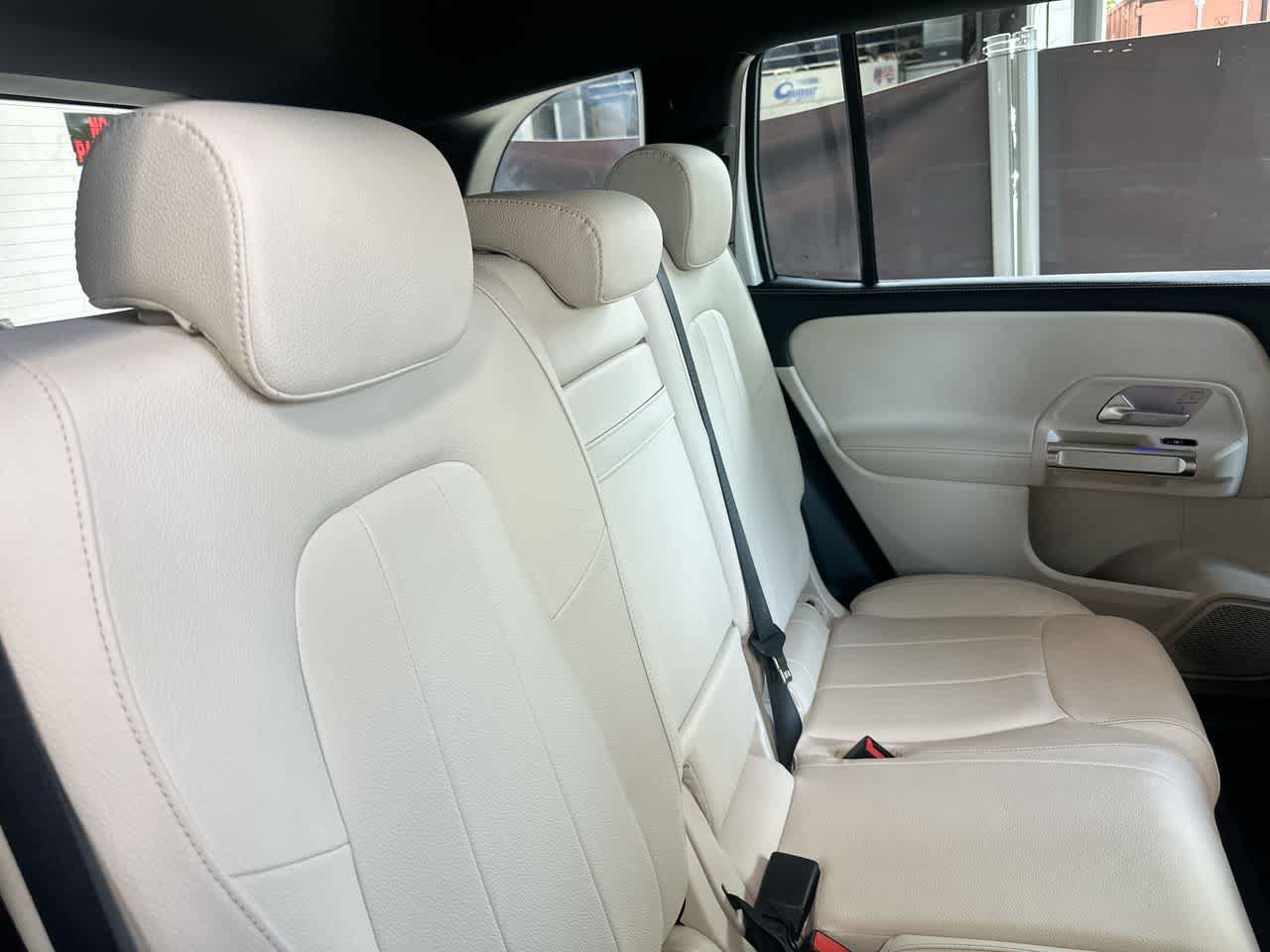 Used 2025 Mercedes-Benz GLB 250 image 26