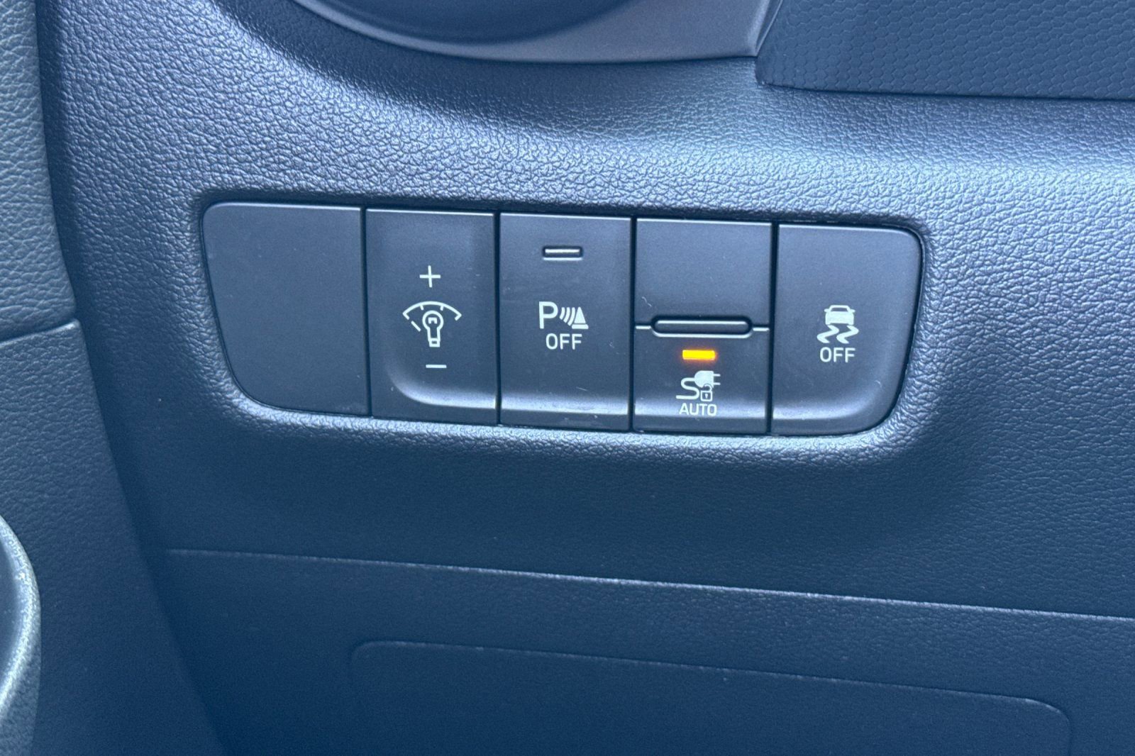 Used 2022 Hyundai Kona Limited image 38