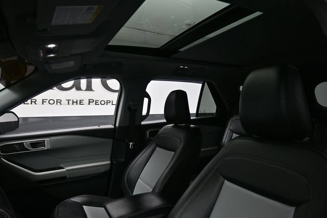 Used 2022 Ford Explorer XLT w/ Equipment Group 202A AWD/4WD image 18