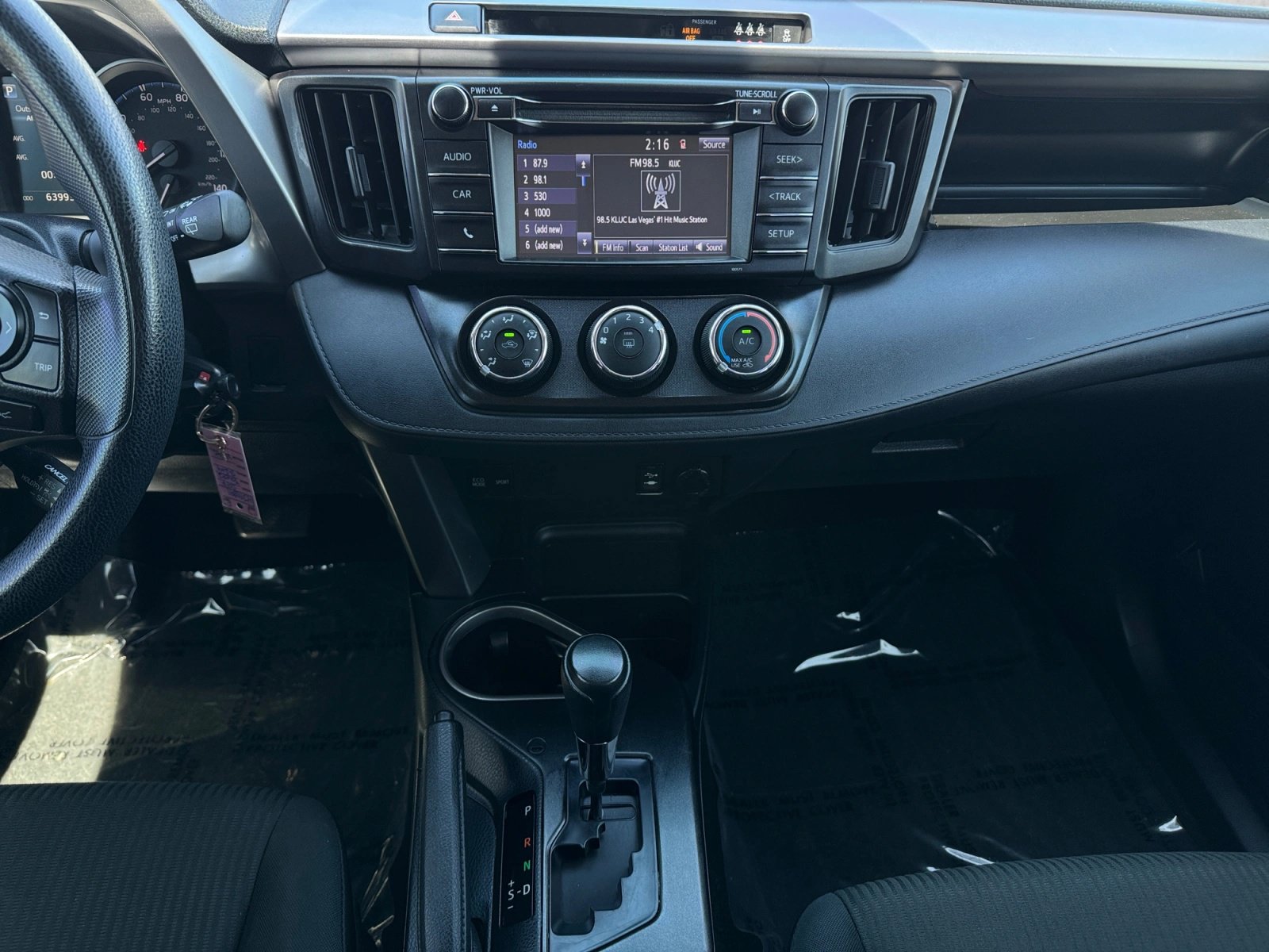 Used 2017 Toyota RAV4 LE FWD image 18