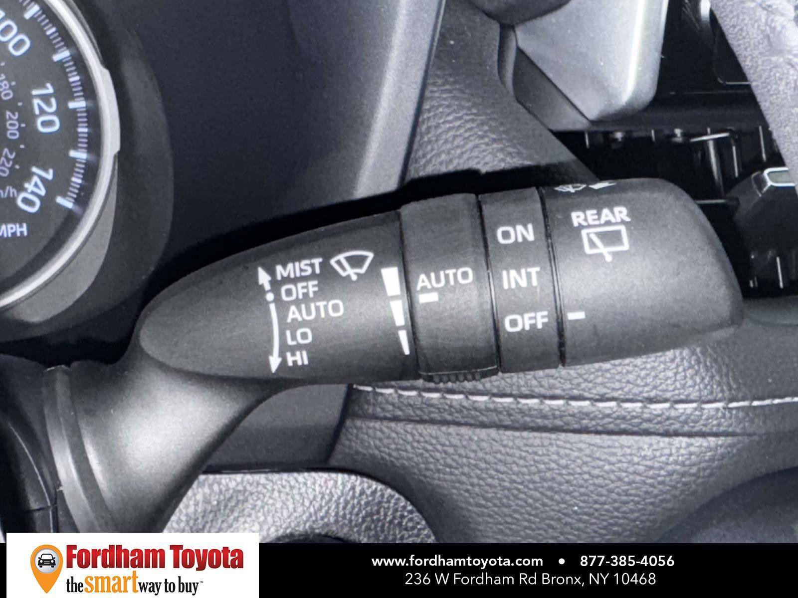 Used 2021 Toyota RAV4 XLE Premium image 22