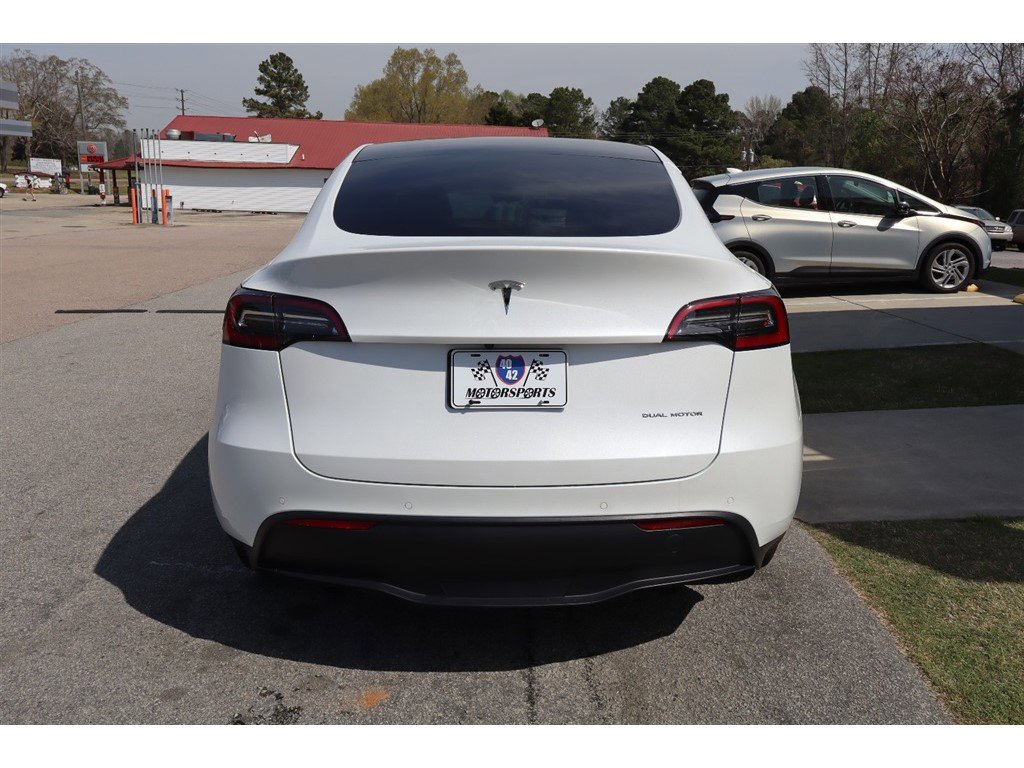 Used 2021 Tesla Model Y Long Range image 4