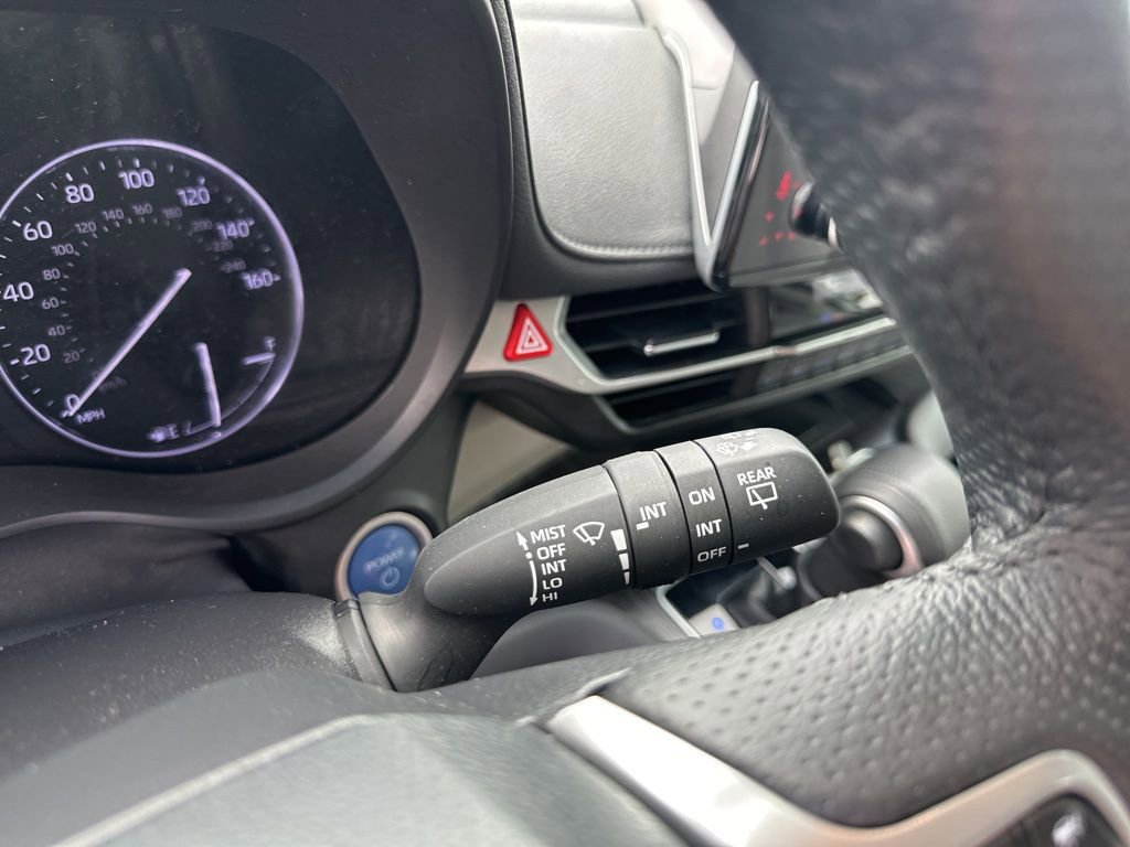 Used 2021 Toyota Sienna Limited image 32