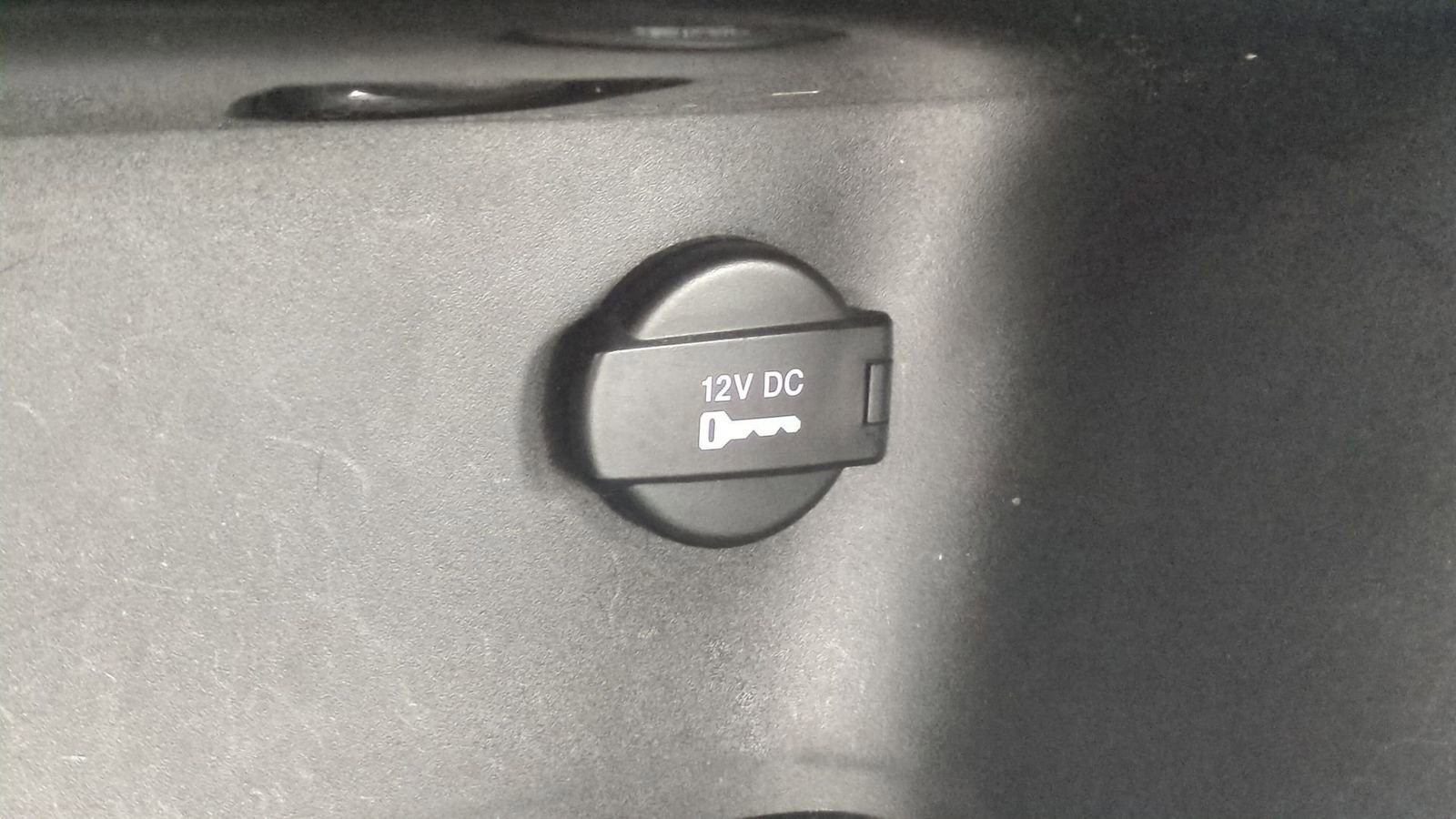 Used 2013 Chrysler 200 Limited image 32