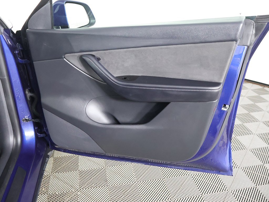 Used 2021 Tesla Model Y Long Range image 23