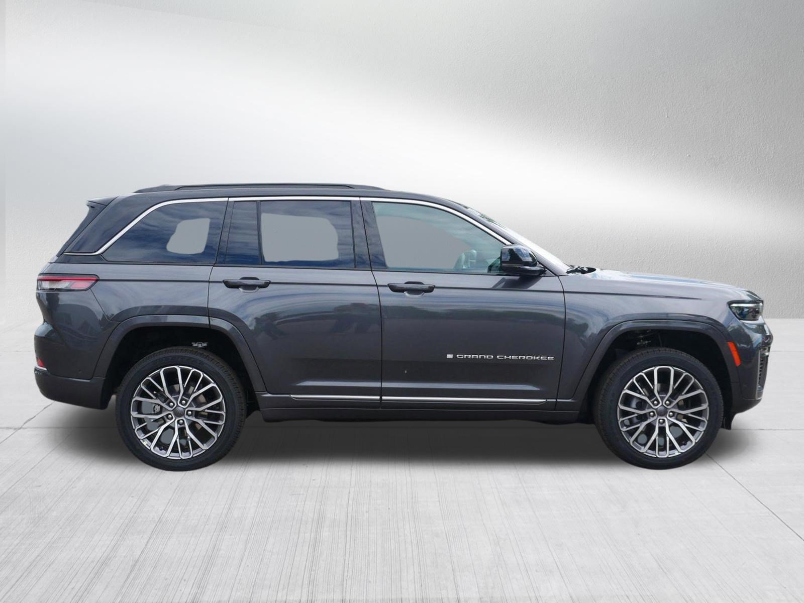 New 2026 Jeep Grand Cherokee Summit AWD/4WD image 8