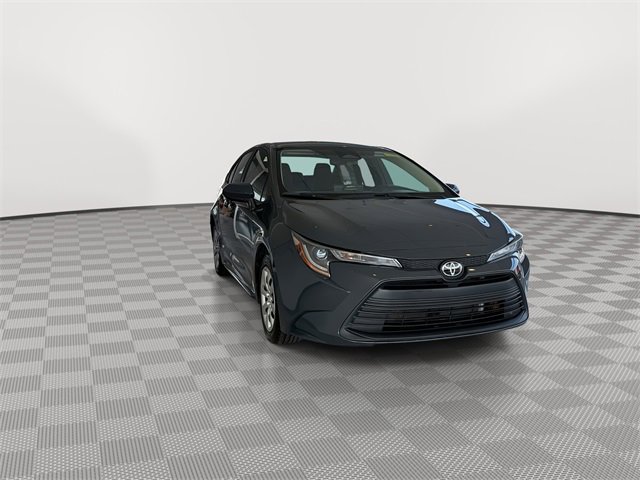Used 2023 Toyota Corolla LE image 3