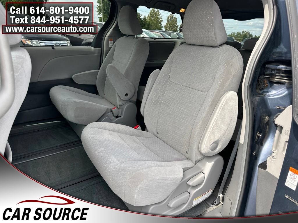 Used 2015 Toyota Sienna LE AWD/4WD image 16