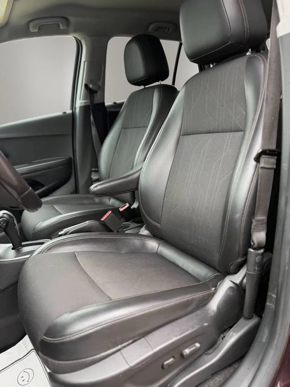 Used 2022 Chevrolet Trax LT w/ Driver Confidence Package AWD/4WD image 10