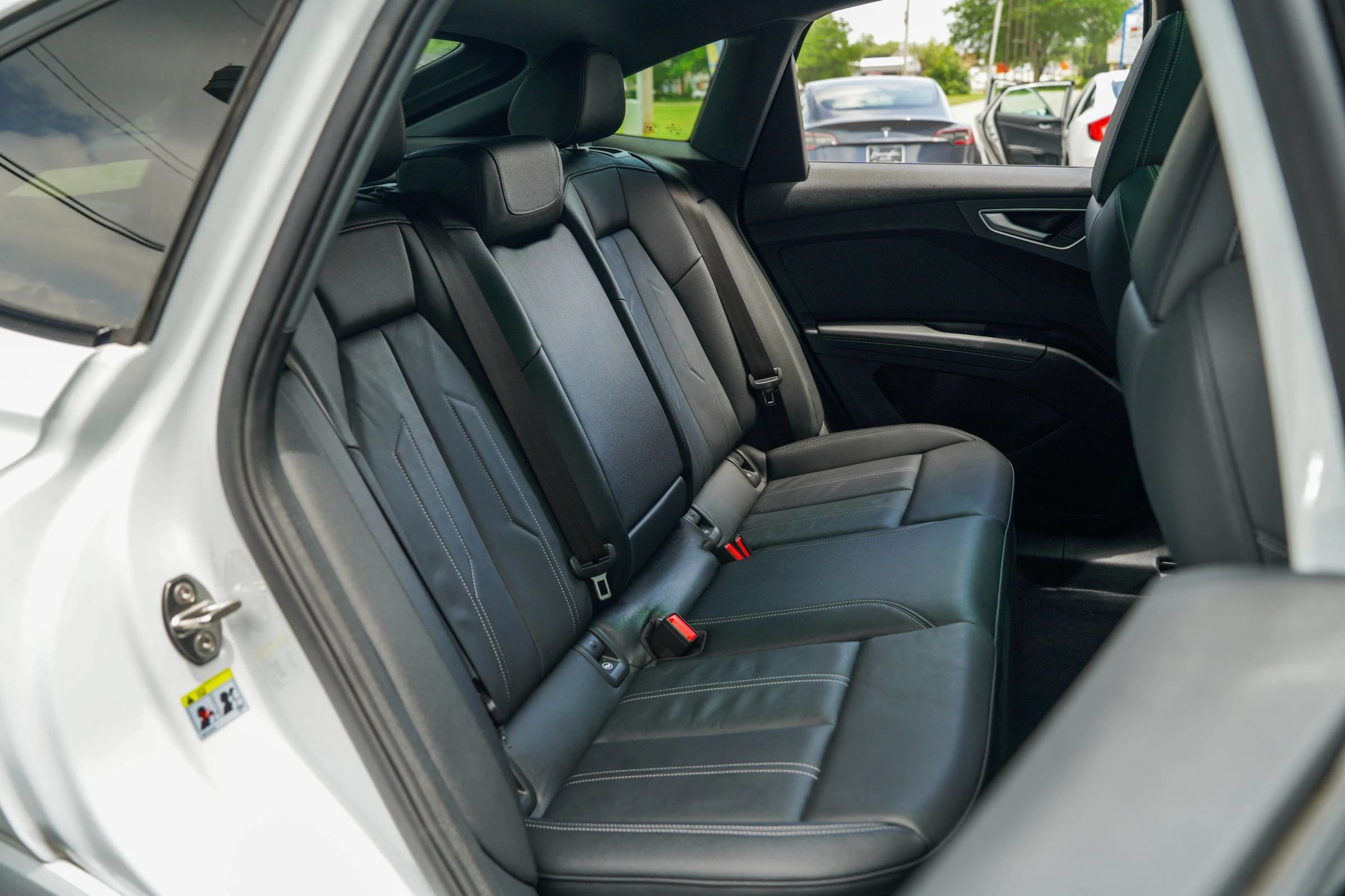 Used 2022 Audi Q4 e-tron Premium Plus AWD/4WD image 32