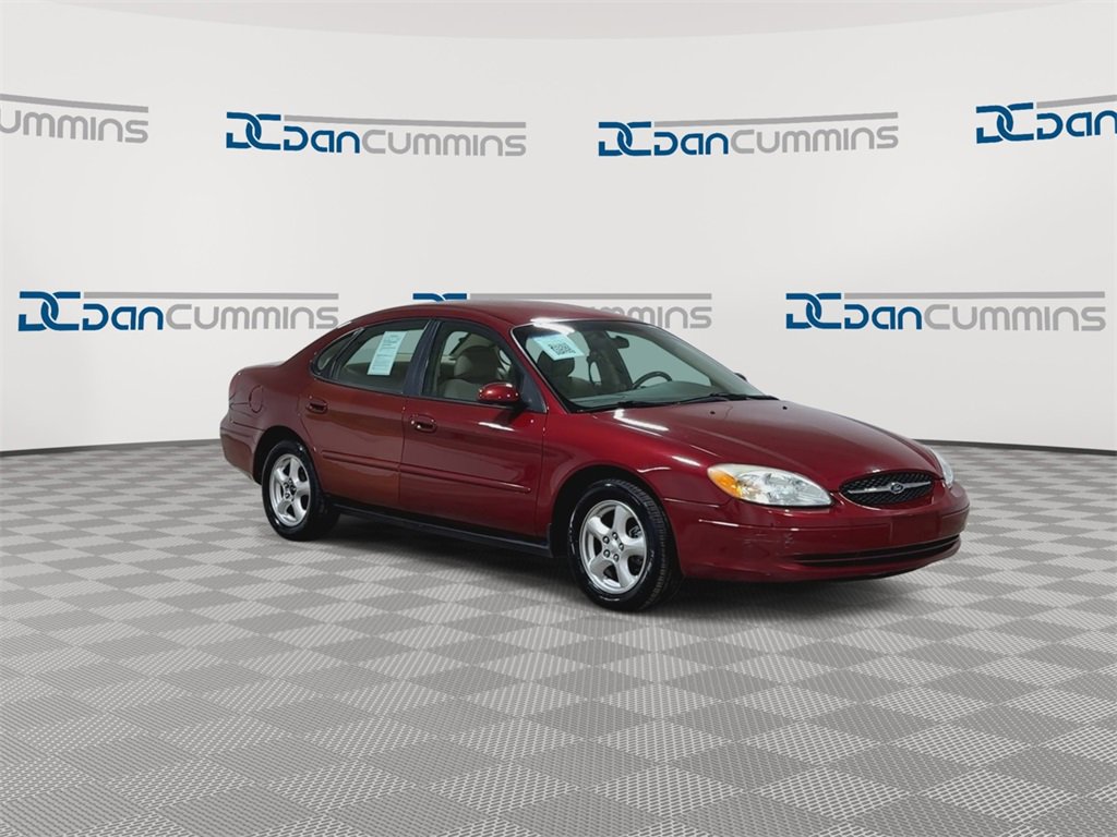 Used 2002 Ford Taurus SE image 2