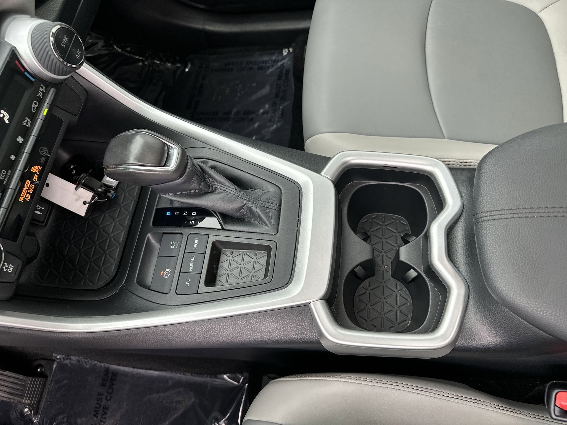 Used 2019 Toyota RAV4 XLE Premium image 21