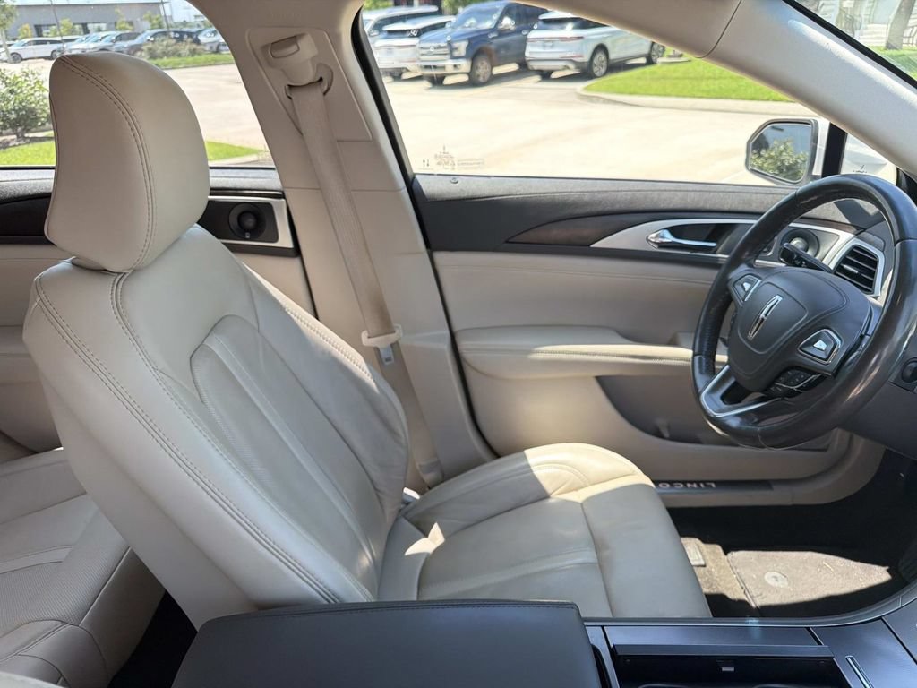 Used 2020 Lincoln MKZ Reserve w/ Monochromatic Package FWD image 13