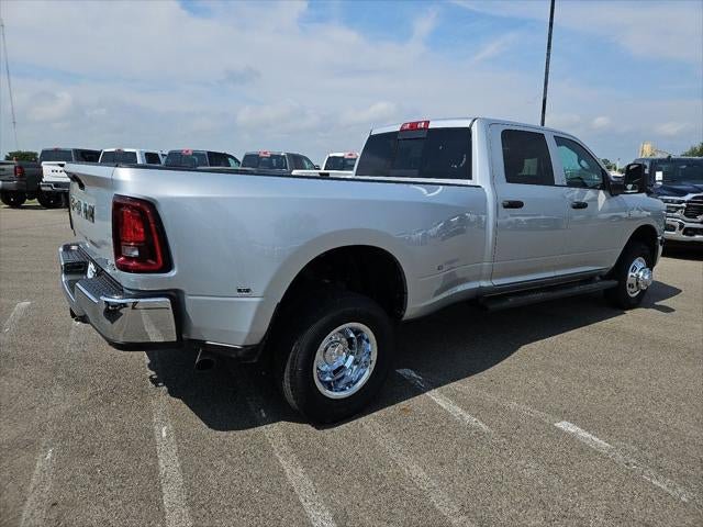 New 2026 RAM 3500 Tradesman AWD/4WD image 38