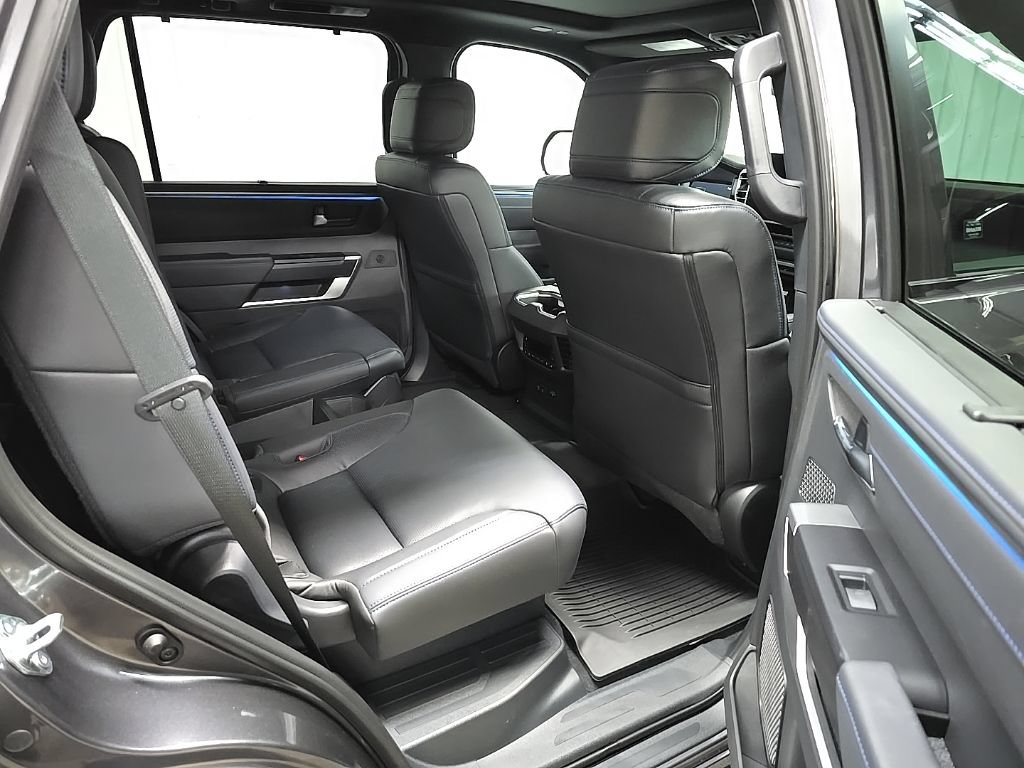 Used 2024 Toyota Sequoia Platinum AWD/4WD image 20