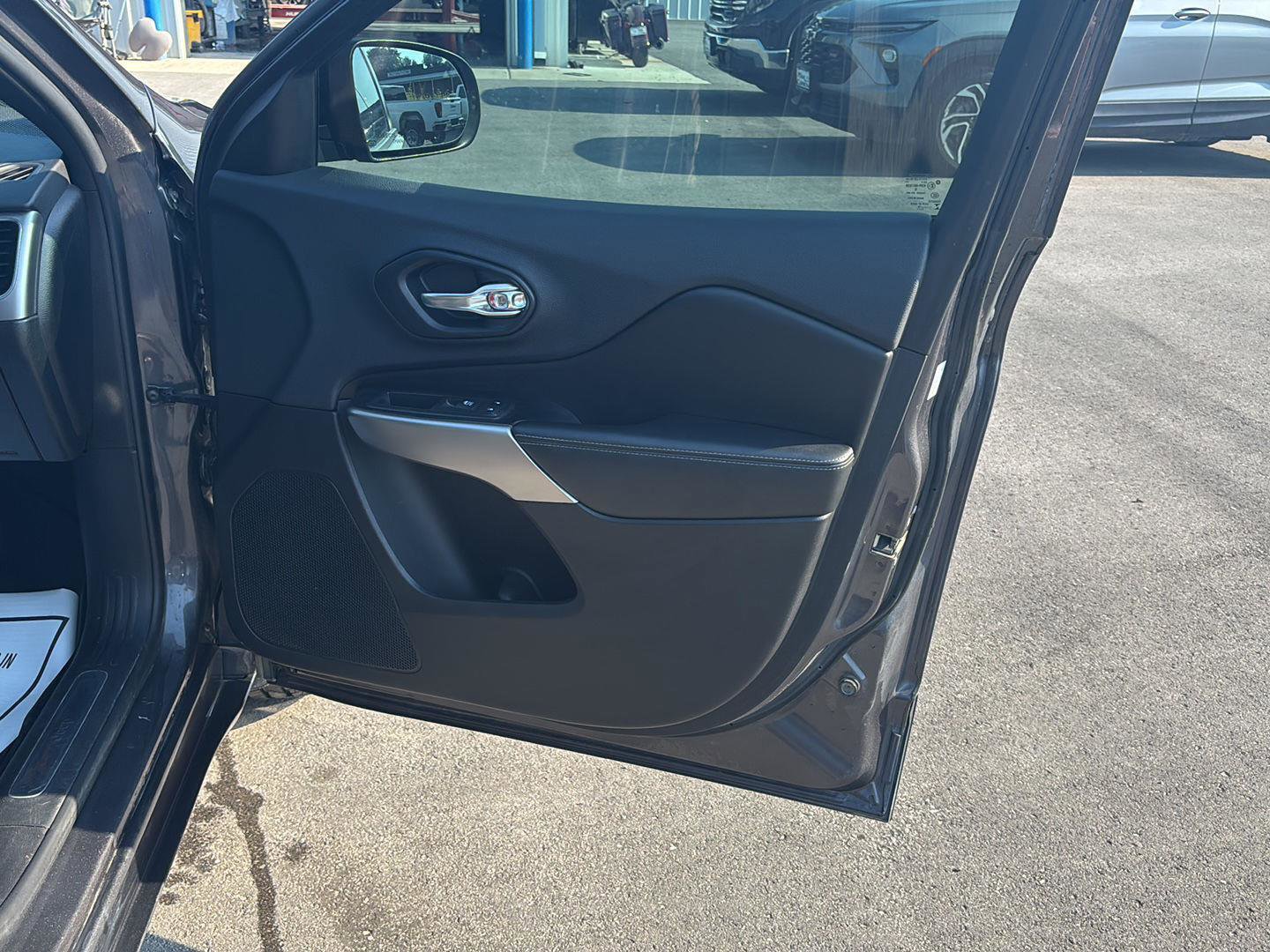 Used 2019 Jeep Cherokee High Altitude image 22