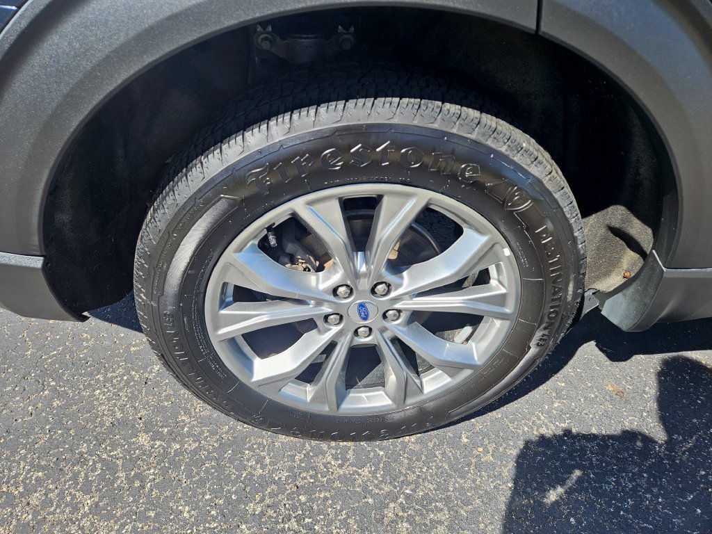 Used 2023 Ford Explorer XLT w/ Equipment Group 202A AWD/4WD image 11
