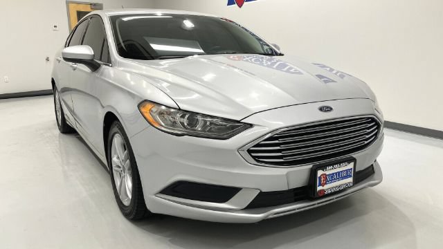 Used 2018 Ford Fusion SE w/ Fusion SE Technology Package FWD image 8