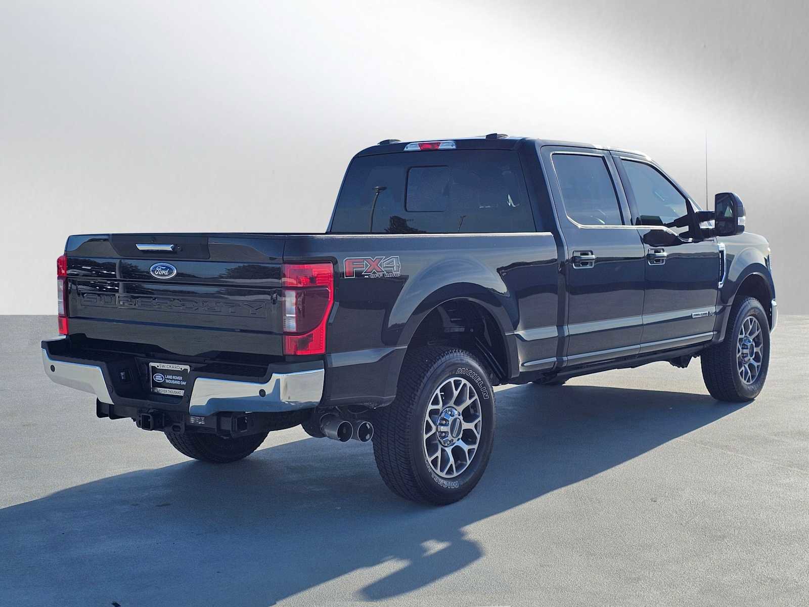 Used 2022 Ford F250 Lariat w/ FX4 Off-Road Package image 5