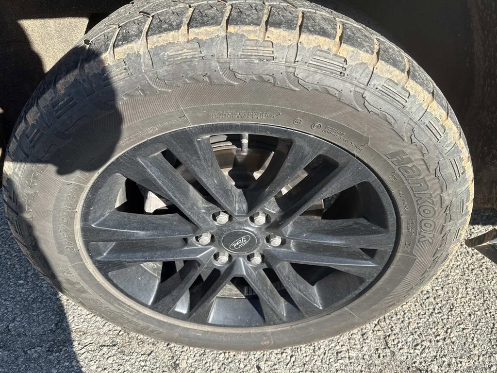 Used 2024 Ford Expedition XLT image 9