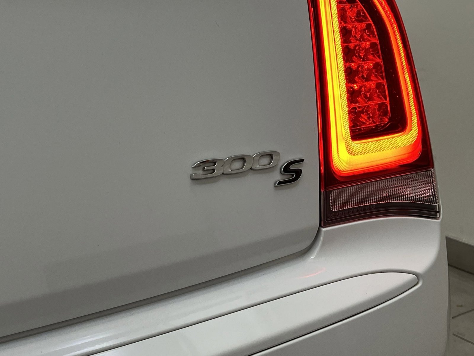 Used 2019 Chrysler 300 S w/ 300S Premium Group image 30