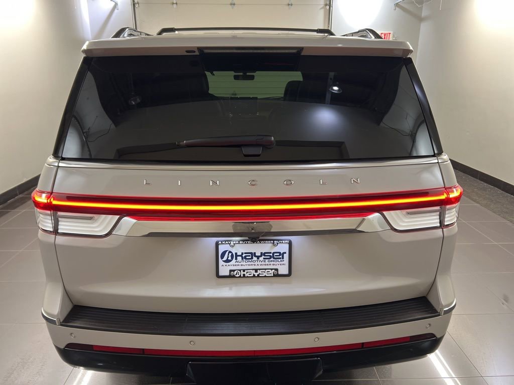 Used 2023 Lincoln Navigator Reserve image 5