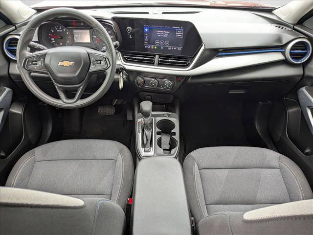Used 2025 Chevrolet Trax LS w/ LS Convenience Package FWD image 15